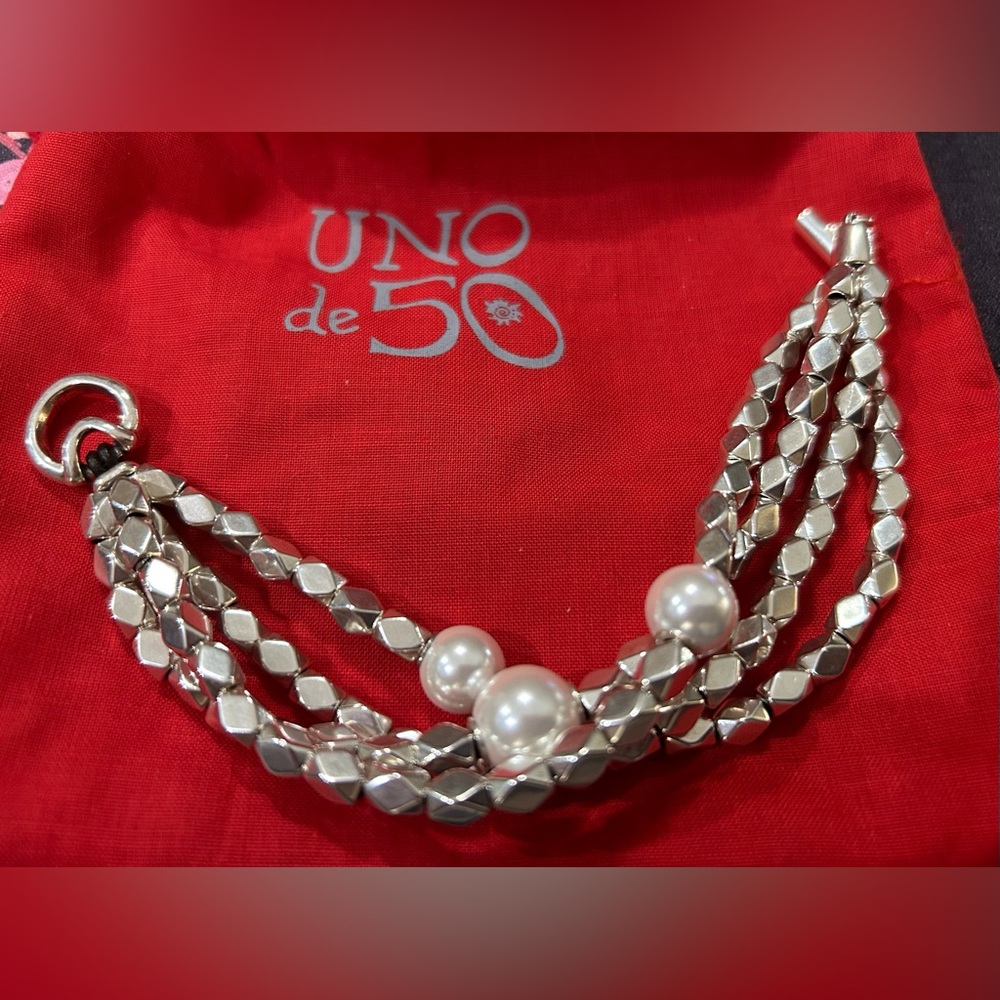 UNO de 50  END Pearl Silver Bracelet (NWOT)
